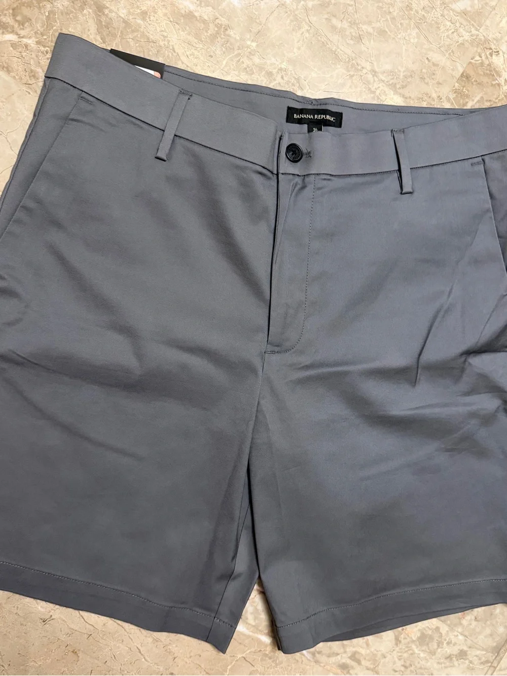 Banana Republic Slate Gray Men’s Flat Front Chino Shorts